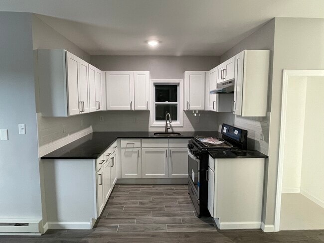 Kitchen - 1233 Clinton Ave Unit 3