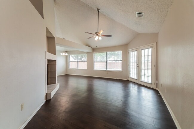 Photo - 3702 Knights Bridge Dr