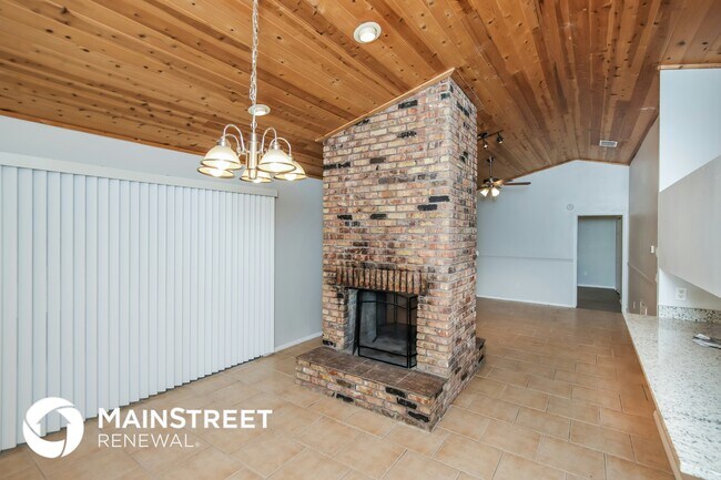 Photo - 524 Commodore Ave NW