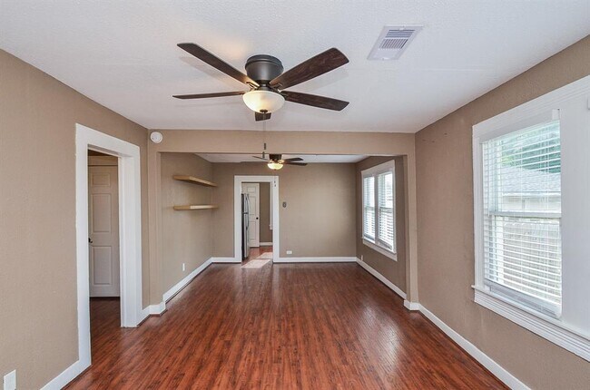 Photo - 3129 Jeanetta St