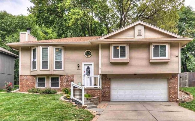 Bellevue Home For Rent! - Bellevue Home For Rent!