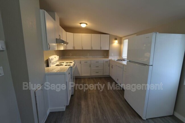 Photo - 1886 Palo Alto Rd