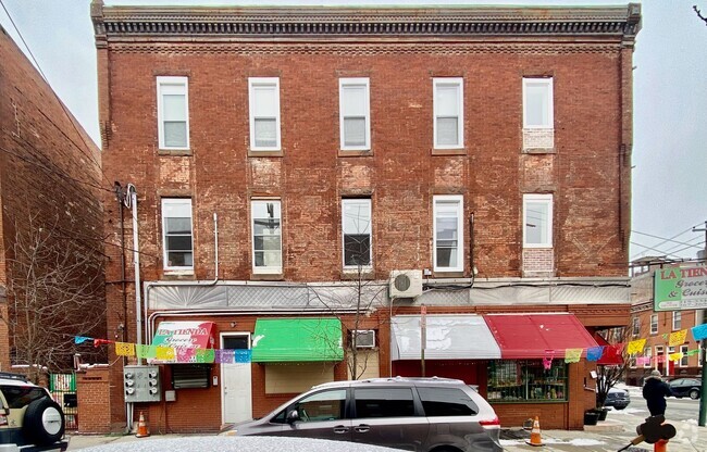 Building Photo - 1247 Snyder Ave Unit 2nd Floor Rear Rental