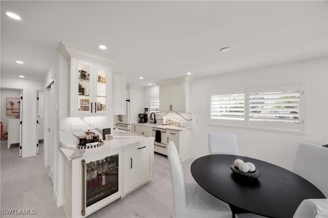 Building Photo - 2100 Gulf Shore Blvd N Unit 101