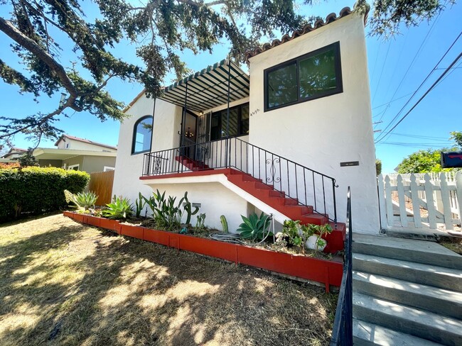 Beautiful 4B/2BA 1930's Spanish Style Home! - Beautiful 4B/2BA 1930's Spanish Style Home!