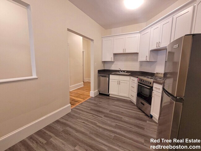 Photo - 1575 Beacon St Unit 3