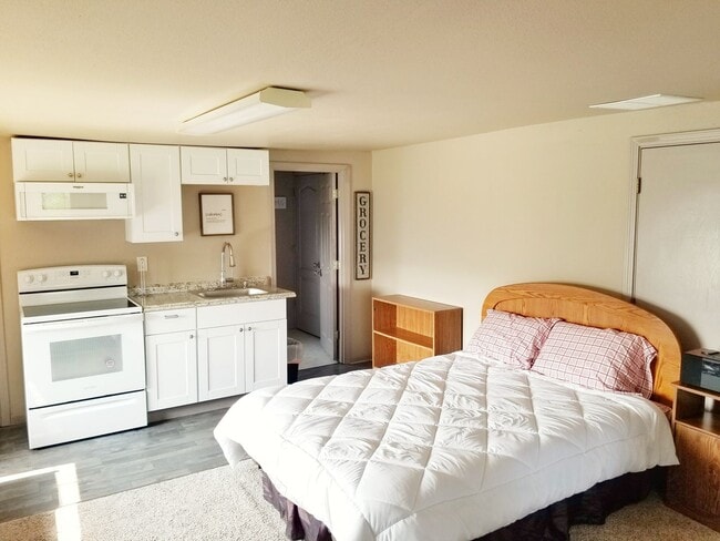 Building Photo - Studio Apartment-Furnished