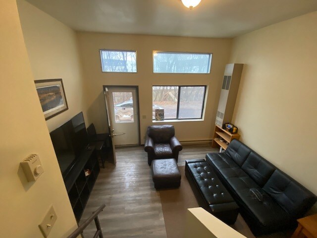 Photo - 4 Large Bed and 2 Bath- Next to UW Stout