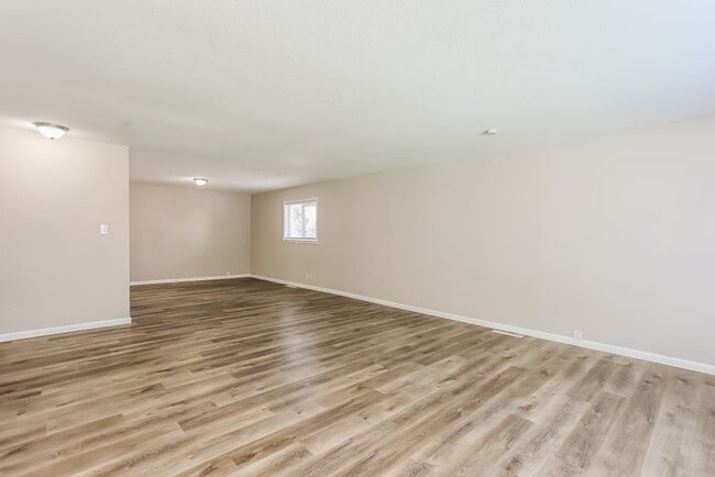 Photo - 820 Essex Dr