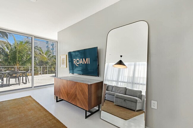 Photo - 250 Collins Ave Unit ID1272087P