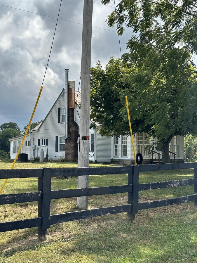 Photo - 585 Patterson Rd