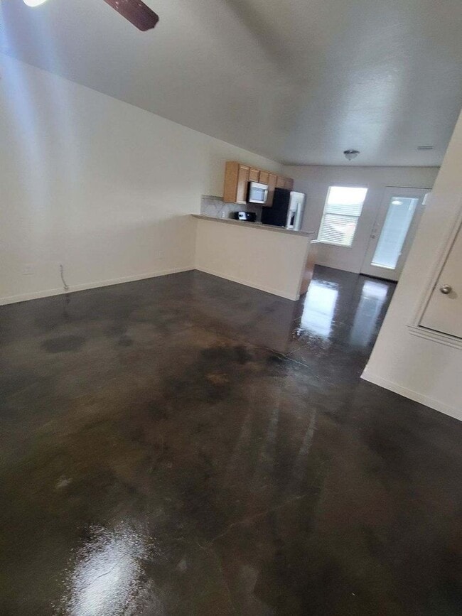 Photo - 804 N 3rd St Unidad 804 N. 3rd St  B