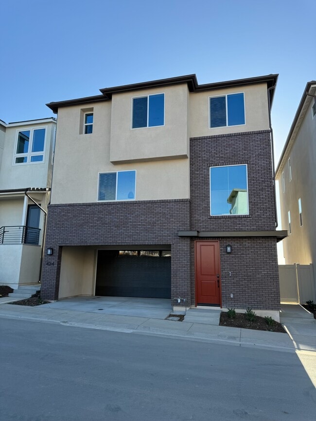Building Photo - 424 Bunsen St Rental