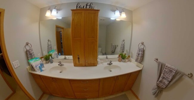 Photo - 3D Tour Available - Washer & Dryer + West Side of Manhattan + Lawn Care & Trash Provided! Availab...