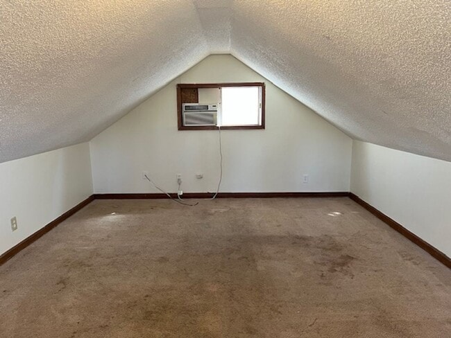 Photo - Renovated 1 Bedroom 1 Bath Loft for Rent!!