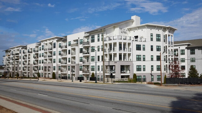 Exterior - Luna Upper Westside Apartments