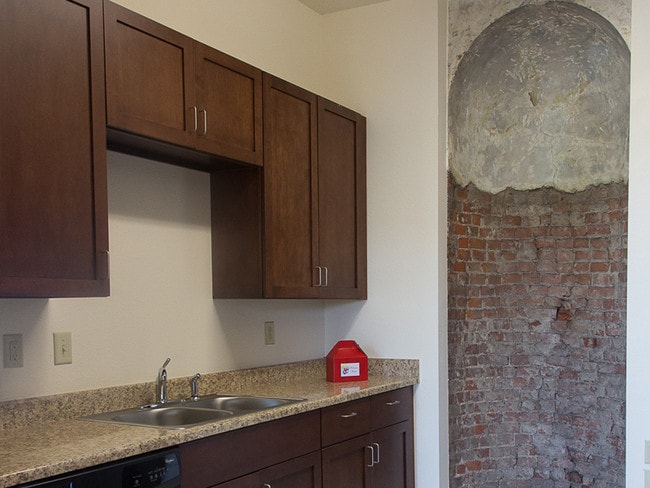 Photo - Hendricks Pointe Apts