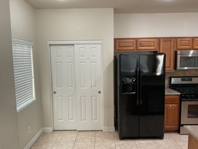 Photo - Beautiful 3-Bedroom Townhome in Gated Henderson Community!