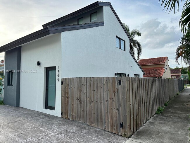 Photo - 1295 SE 9th Pl