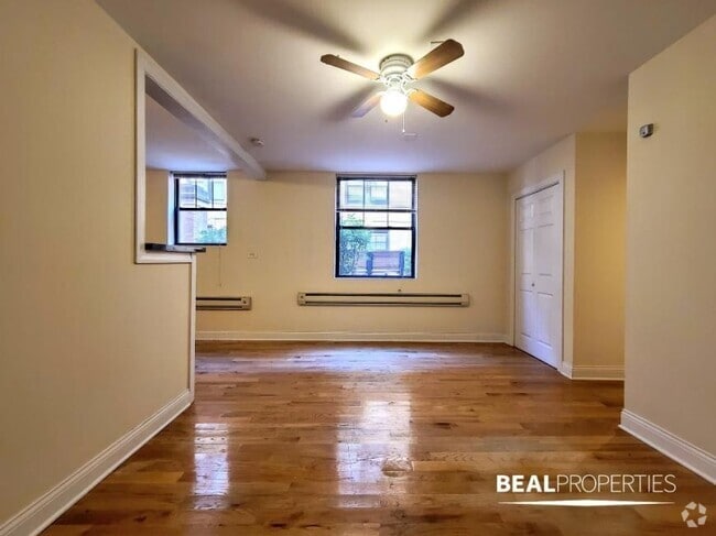 Building Photo - 0 bedroom in CHICAGO IL 60657 Unit 37 Rental