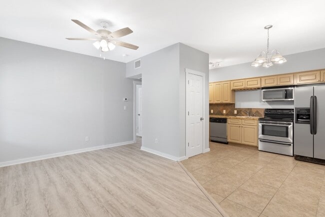 Photo - 2106 Cullen Ave