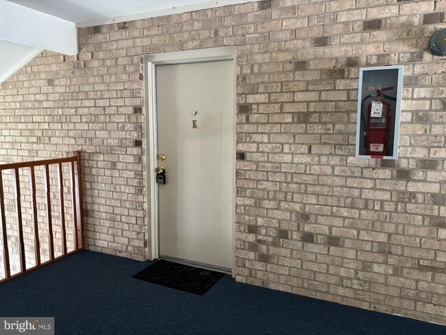 Building Photo - 2219 Lowells Glen Rd Unit K