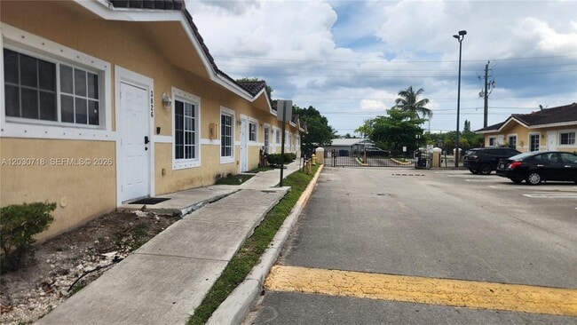 Photo - 3826 SW 48th Ave Unit 3826