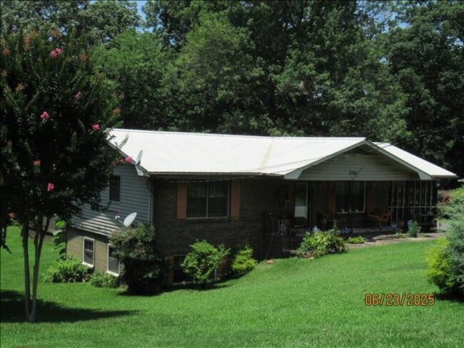 Building Photo - 6304 Sherwood Dr