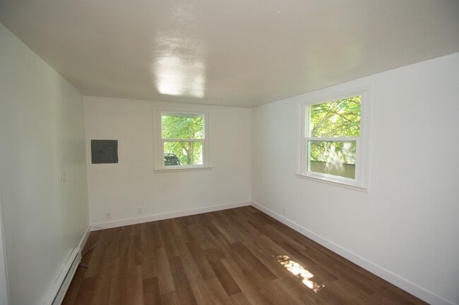 Photo - 421 W Main St