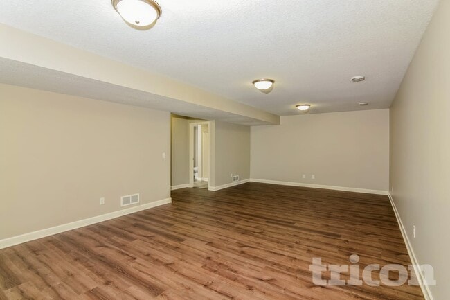 Photo - 14060 Ailesbury Ave