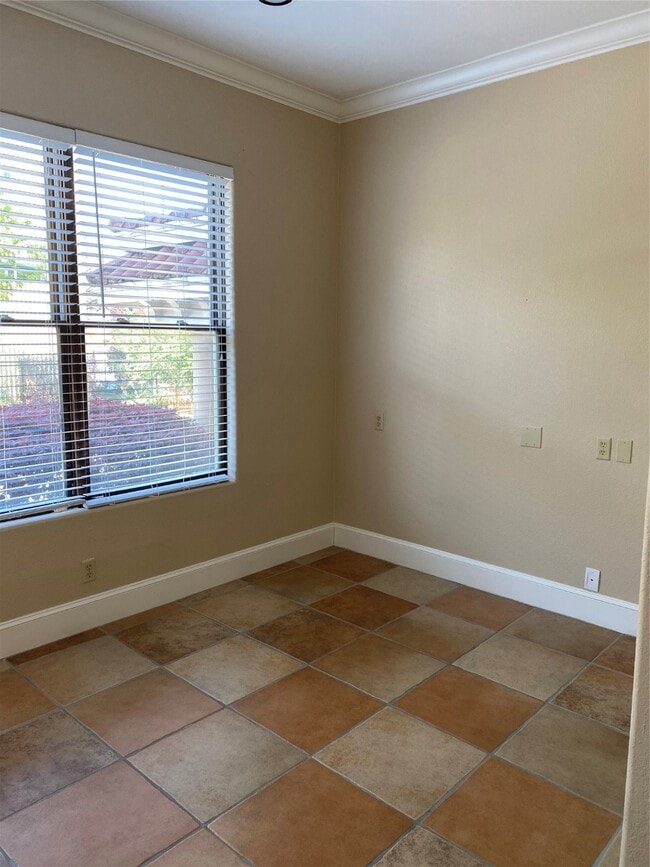 Photo - 3015 Caroline St