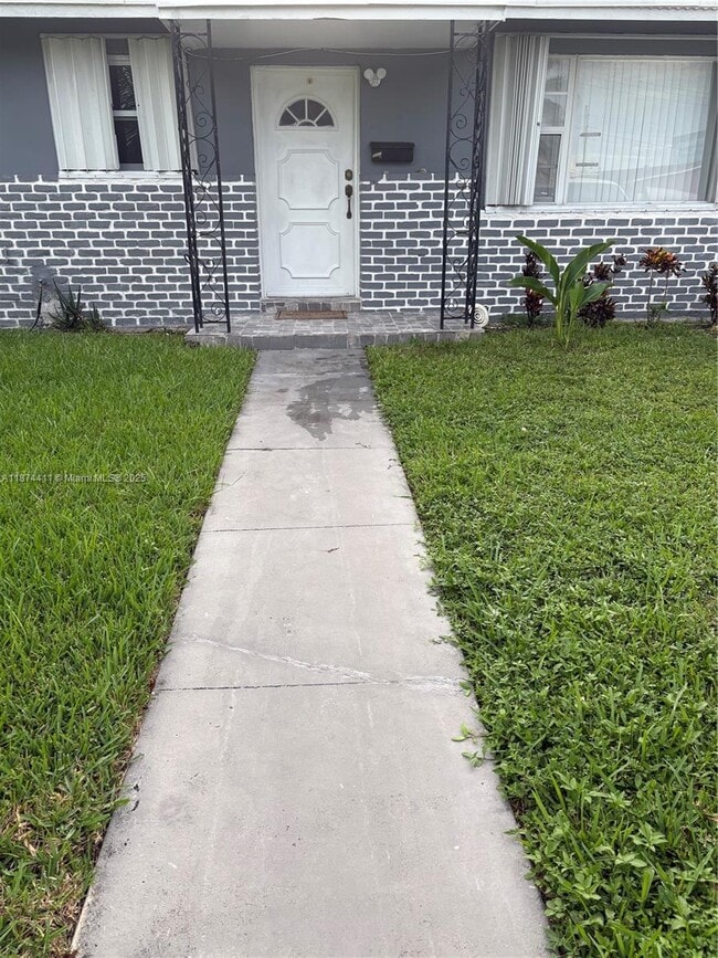 Photo - 20520 NW 2nd Ct