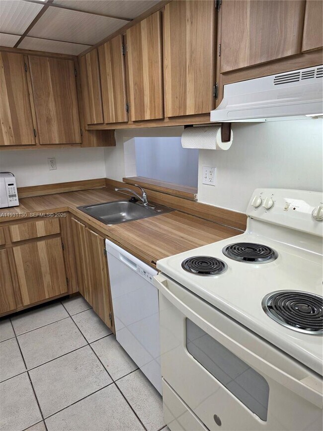 Photo - 8035 SW 107th Ave Unit 221