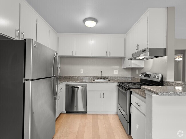 Apartment 9 - 120 Granada Dr