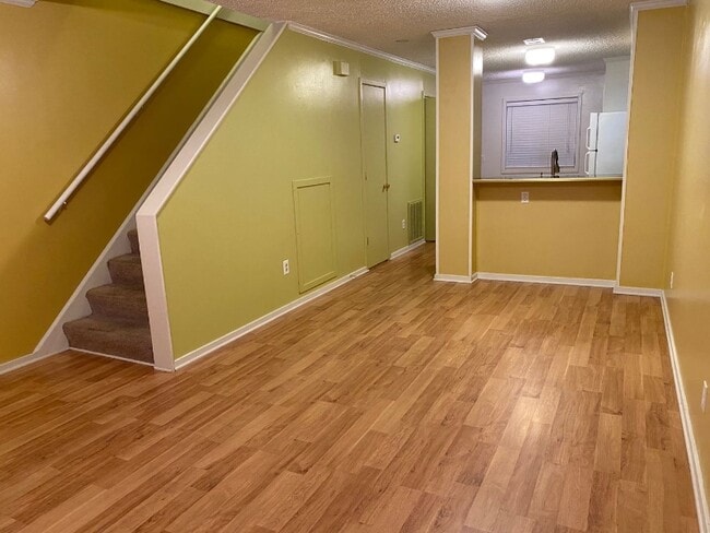 Photo - 10 Canterbury Ct