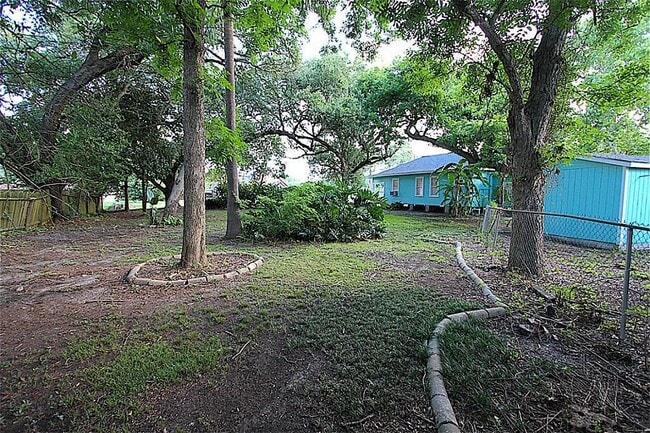 Building Photo - 1207 Ross St