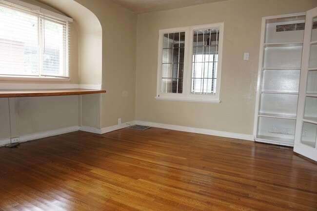Photo - Bungalow/Office 2 Bedroom 2 Bath