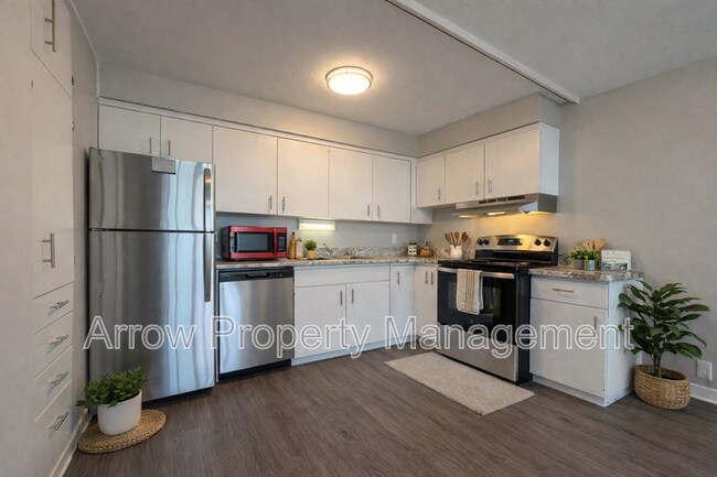 Photo - 2501 N Street-405