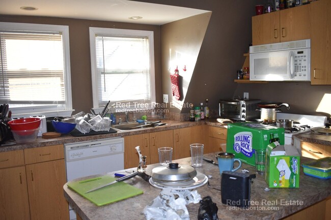 Building Photo - 15 Farrington Ave Unit 3 Rental