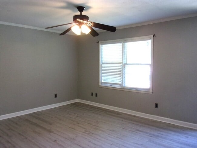Photo - 589 Cedarvilla Dr