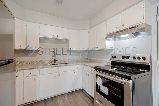 Photo - 4550 Timothy St