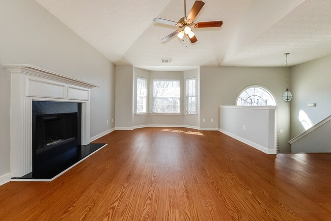 Photo - 965 Durham Way