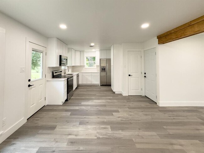 Photo - 1006 Duvall Dr