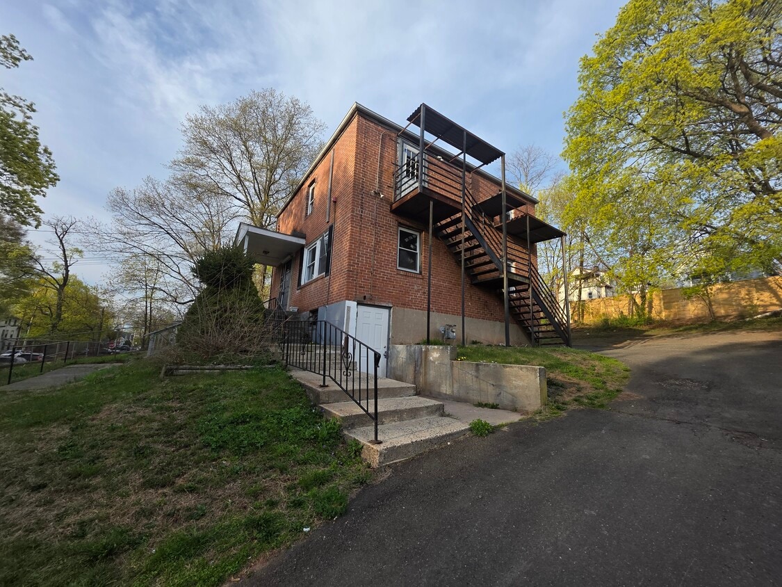 Photo - 165 Sheffield Ave (New Haven, CT)