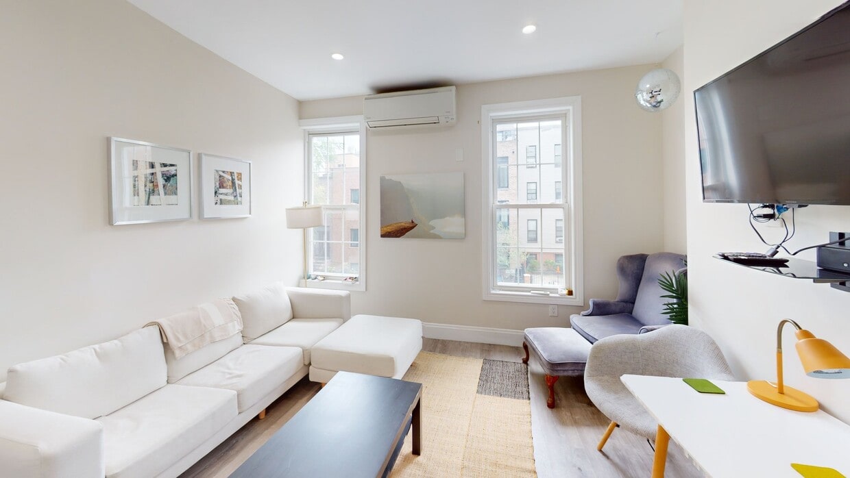 Photo - Private bedroom in 3 bed/2 bath Home