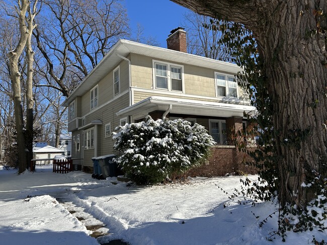 Building Photo - 5107 N College Ave