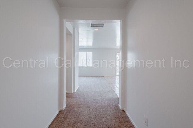 Photo - 3 Bedroom/2 Bath home located in the Desired Northwest - $2395 per Month!