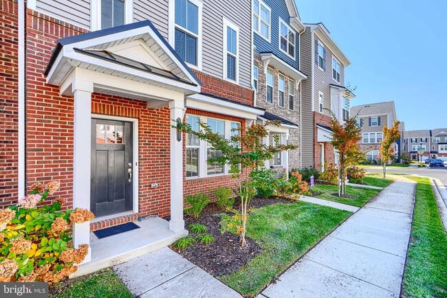 Building Photo - 1815 Iris Ln