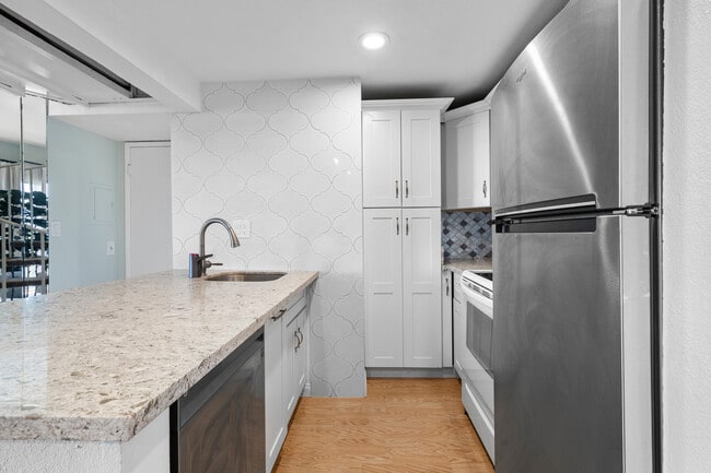 Photo - 1440 Veteran Ave Unit 557