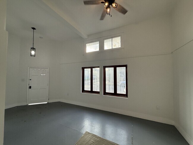 Photo - fgu1301 Unit A